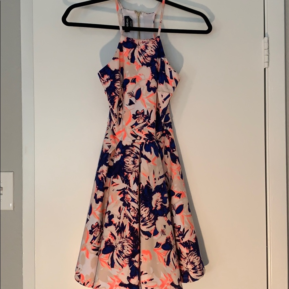 XS Bebe flower print dress